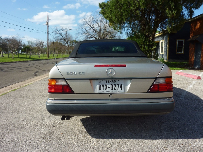 Illustration for article titled For $7,700, Could This 1993 Mercedes 300CE Be Your Summer Fling?